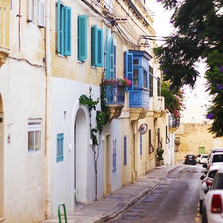 Giljana Ensuite Rooms Shared Terrace & Kitchen St. Julian's Exterior foto